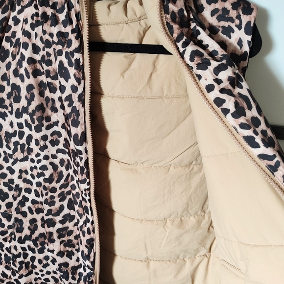 Leopard Puffer Vest! - Picture 2 of 3